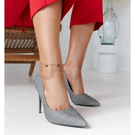 Srebrne błyszczące szpilki ze skórzaną wkładką Cortesa srebrny 1