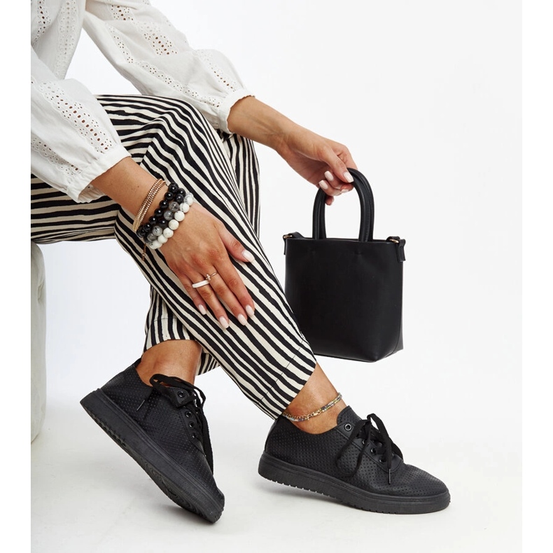 Czarne skórzane półbuty wiązane 1