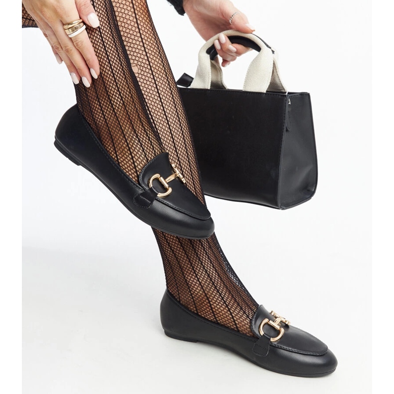 Czarne mokasyny z klamerką Tanja 1