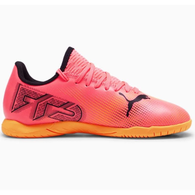 Buty piłkarskie Puma Future 7 Play It 107739-03 różowe 1