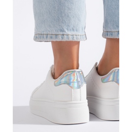 Białe sportowe buty damskie 2
