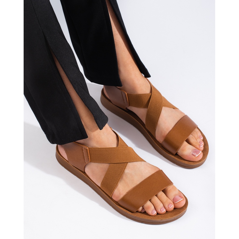 Wsuwane sandały damskie camelowe brązowe 1