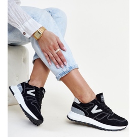 Czarne sneakersy na grubszej podeszwie eko zamsz Olonio 1