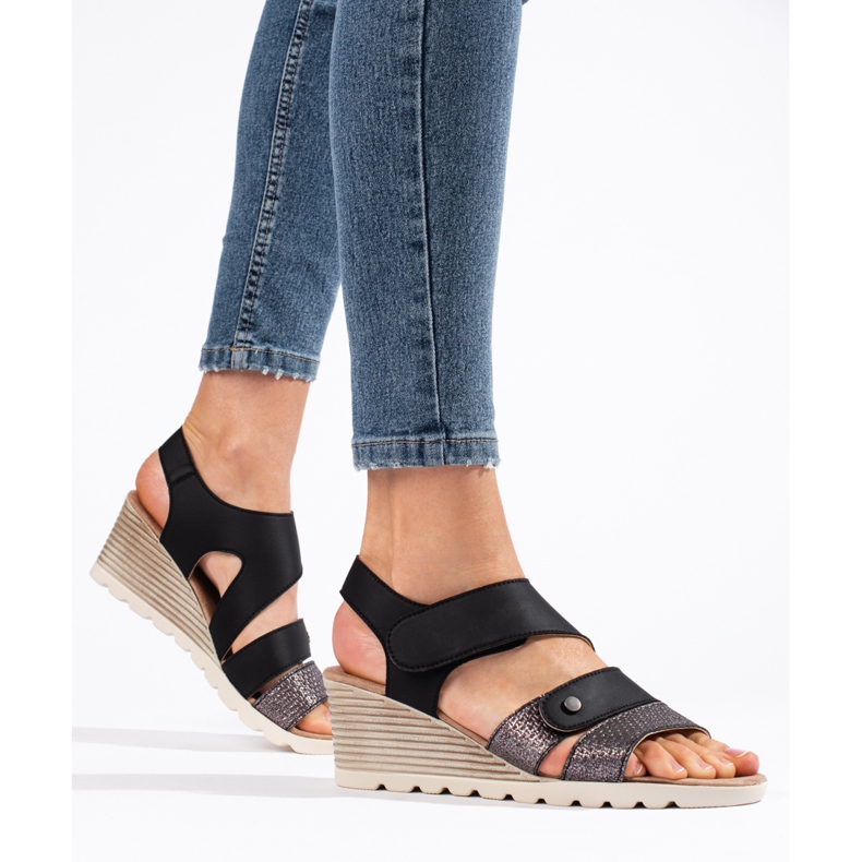 Sandały damskie na rzep na koturnie czarne 1