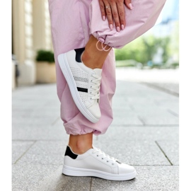 Biało-czarne sneakersy eko skóra Berdine białe 3