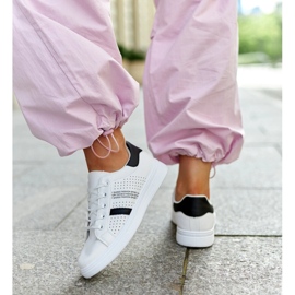 Biało-czarne sneakersy eko skóra Berdine białe 5