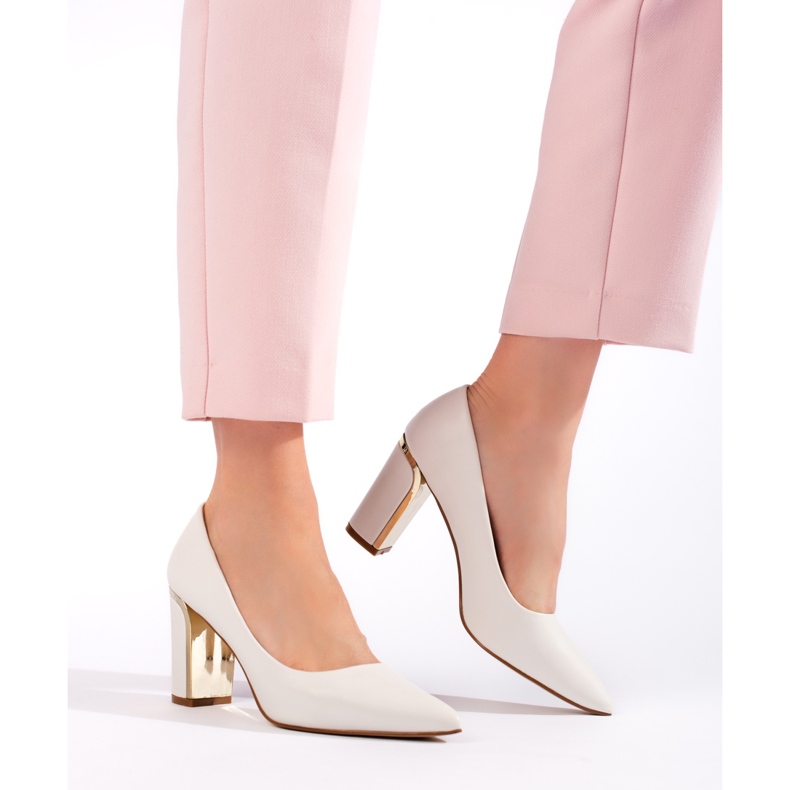 Czółenka damskie na słupku białe 1