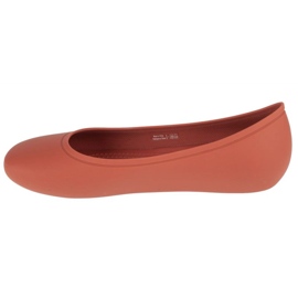 Buty Crocs Brooklyn Flat 209384-2DT czerwone 2