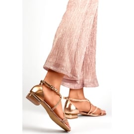 Eleganckie sandały damskie z cyrkoniami na niskim obcasie różowe 2
