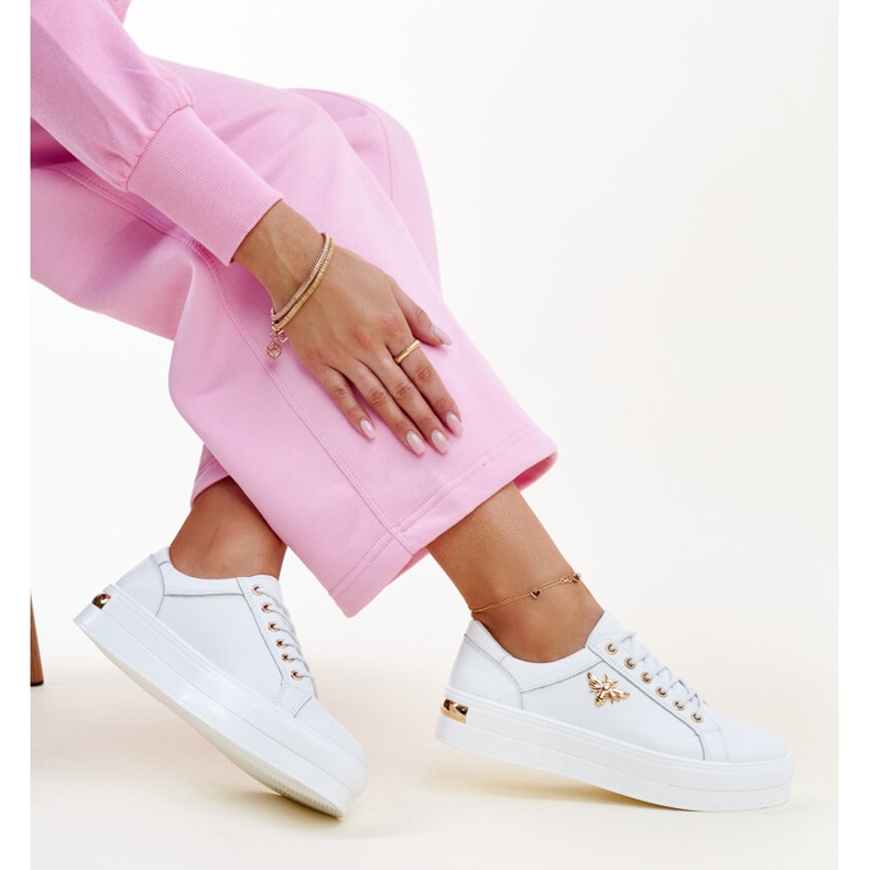 Białe sneakersy ze skóry na grubej podeszwie Mikka 1