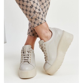 Beżowe skórzane sneakersy na koturnie Karino beżowy 3