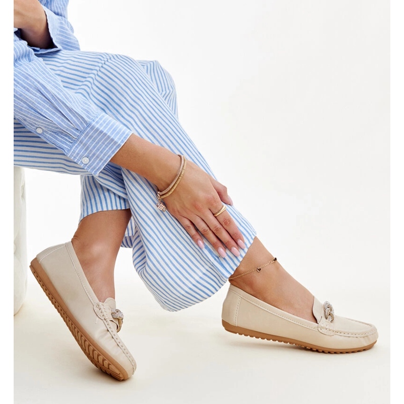 Beżowe mokasyny zdobione cyrkoniami Adiba beżowy 1