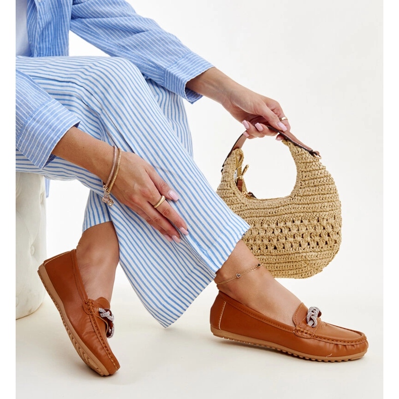 Brązowe mokasyny zdobione cyrkoniami Adiba 1