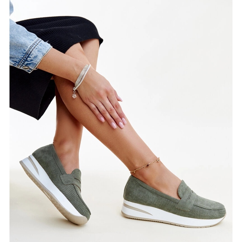 Zielone perforowane półbuty Muna 1