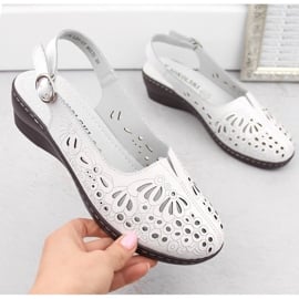 Skórzane komfortowe sandały damskie pełne ażurowe białe T.Sokolski L24-27 3