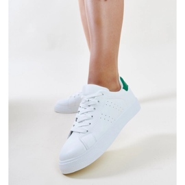 Biało-zielone sneakersy Akila białe 3