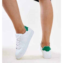 Biało-zielone sneakersy Akila białe 5