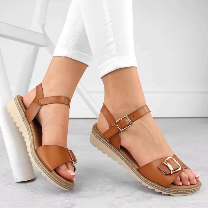 Sandały damskie na koturnie z klamrą brązowe Sergio Leone SK078H 1