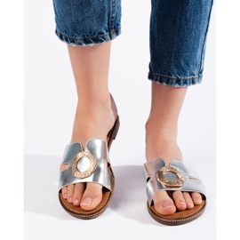 Srebrne płaskie klapki damskie srebrny 1