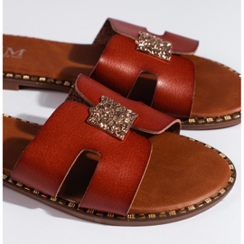 Brązowe płaskie klapki damskie 2