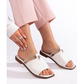 Damskie białe klapki płaskie 1