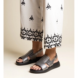 Grafitowe sandały z ażurowa cholewką Imogne szare 1