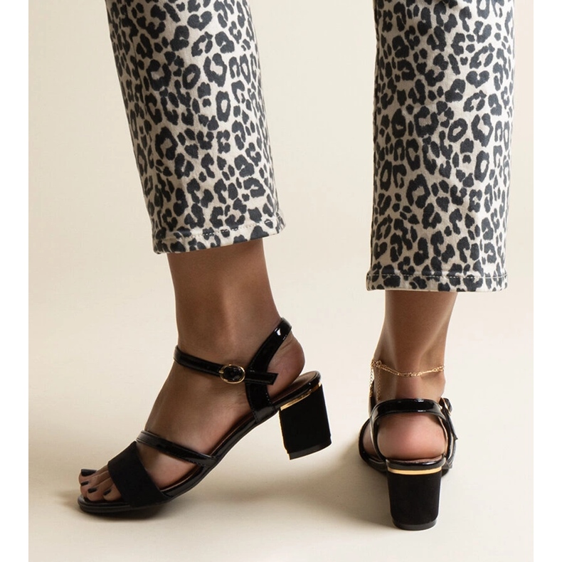 Czarne sandały z polaczeniem materiałów Hambly 2