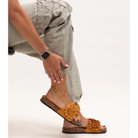 Klapki z kwiatami na korkowej podeszwie Almida brązowe 1