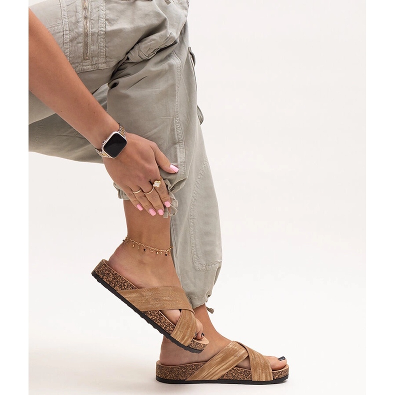 Kapki na korkowej podeszwie z połyskiem Ribera brązowe 1