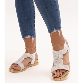 Białe sandałki zdobione cyrkoniami Gairsa 1