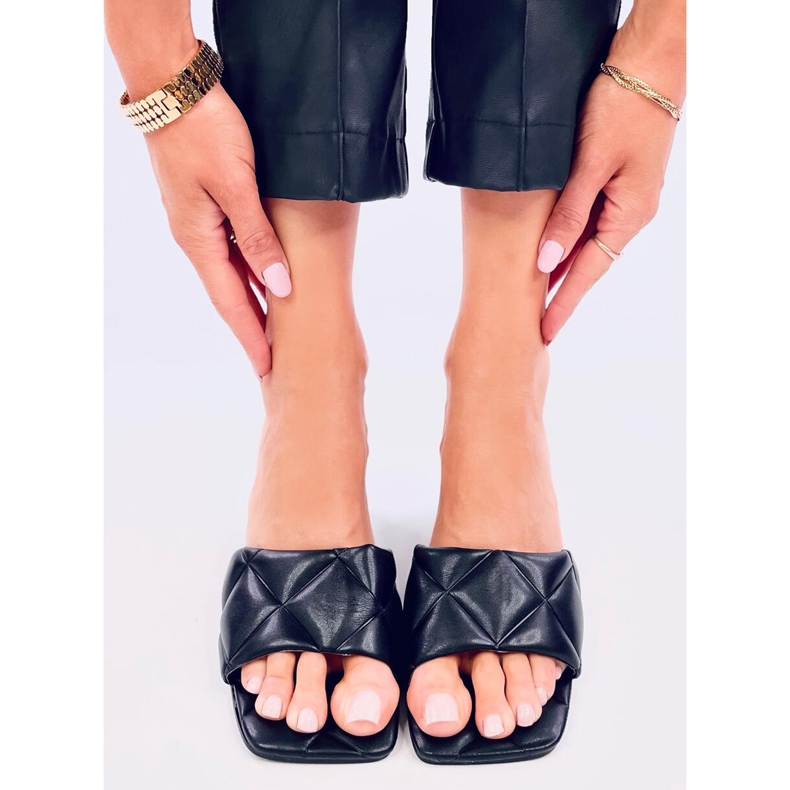 Klapki na szerokim obcasie Helen Black czarne 1