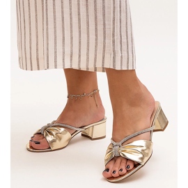 Klapki na słupku zdobione cyrkoniami Anbrani złoty 1