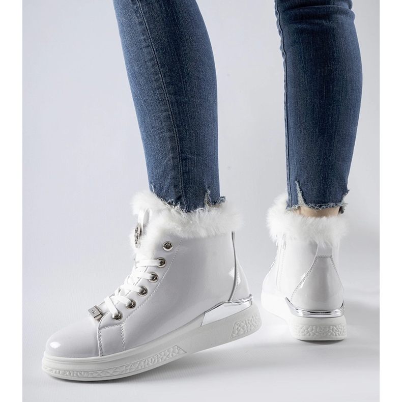 Białe lakierowane sneakersy z futerkiem Fiemme 1