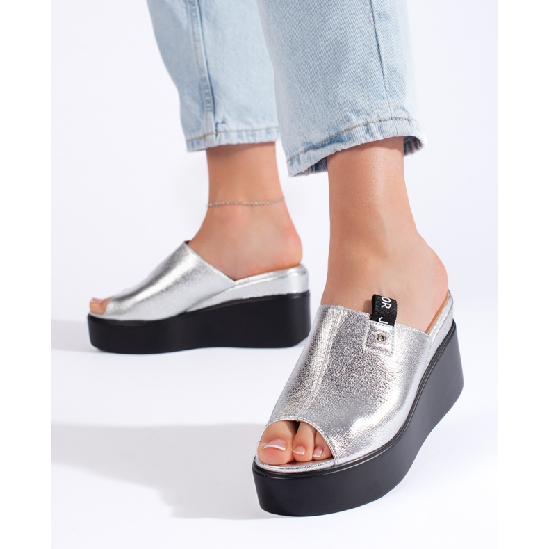 Srebrne klapki na koturnie srebrny 1