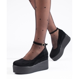 Czarne czółenka na koturnie 1