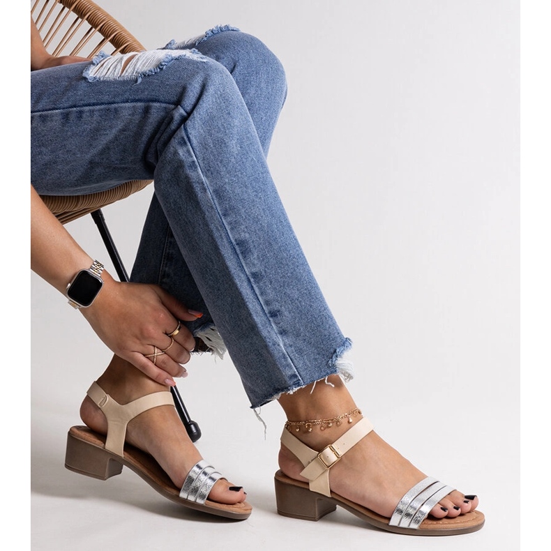 Srebrne sandały na niskim obcasie Salsabi srebrny 1