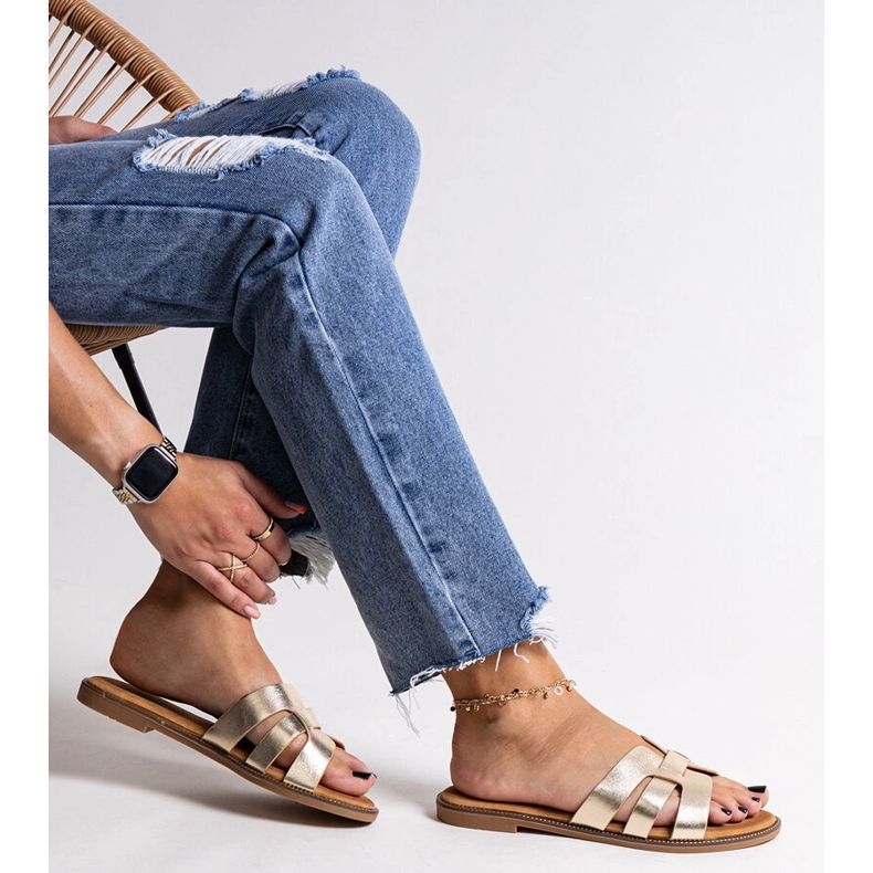 Złote klasyczne klapki ze zdobieniem Umayma złoty 1