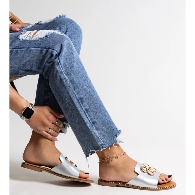 Srebrne klapki z ozdobną klamerką Safi srebrny 1