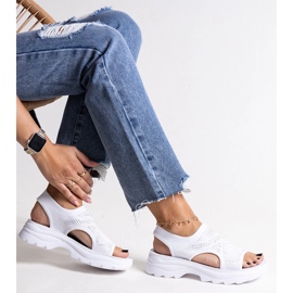 Białe sandały materiałowe na platformie Fnan 1