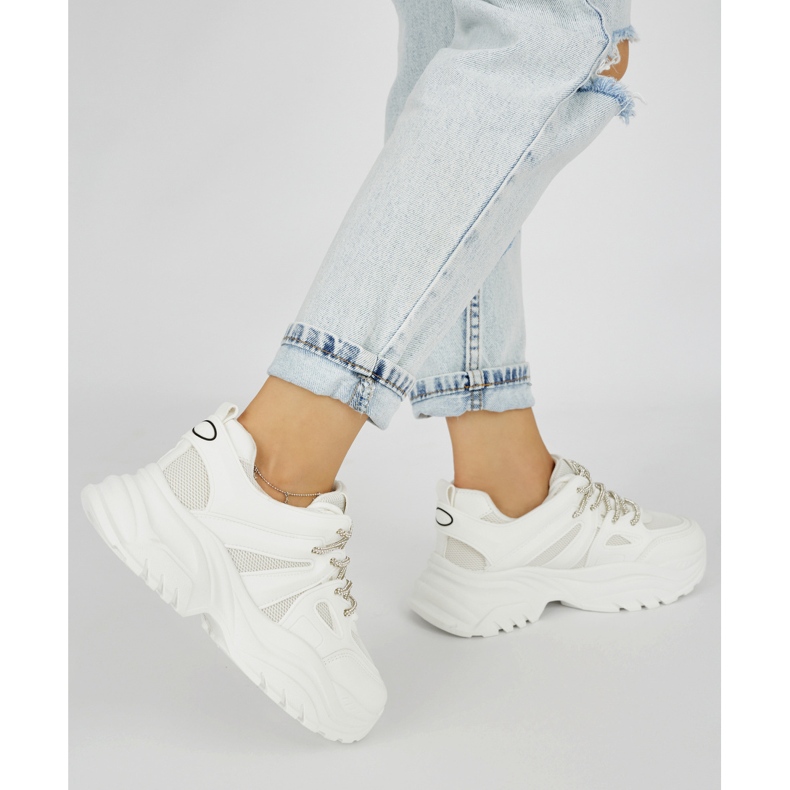 Damskie białe sneakersy 2