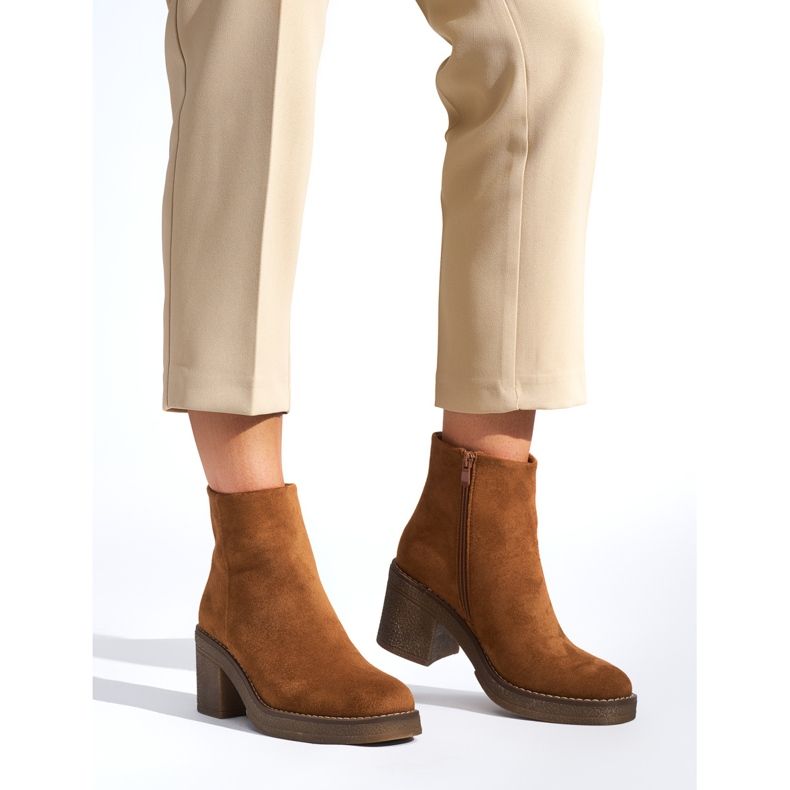 Brązowe botki damskie na słupku 1