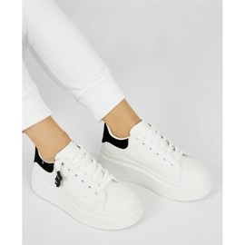 Białe damskie buty sportowe 2