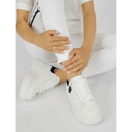 Białe damskie buty sportowe 1