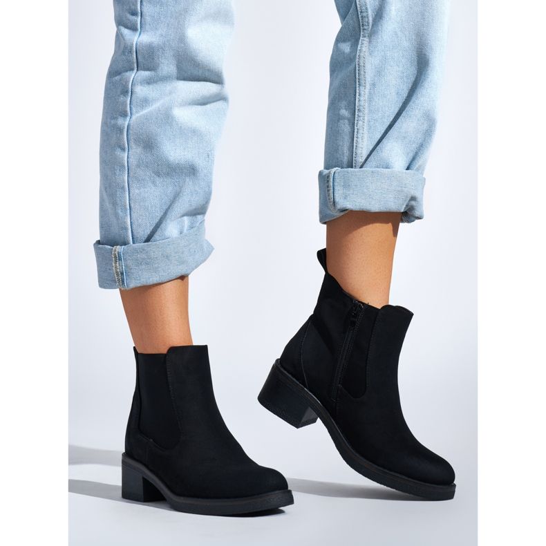 Czarne botki damskie na niskim słupku 1