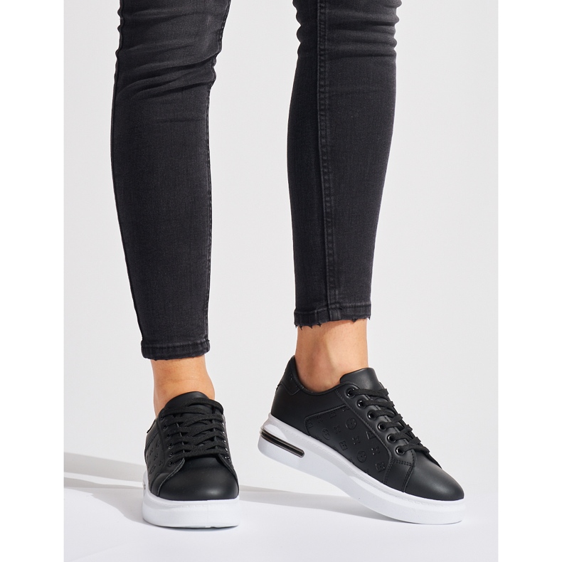 Czarne buty sportowe na platformie 1