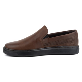 Buty męskie wsuwane ze skóry naturalnej POLBUT 2124P brązowe 1