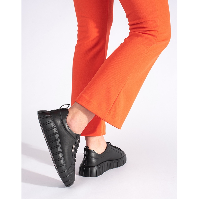 Czarne skórzane półbuty na platformie 1