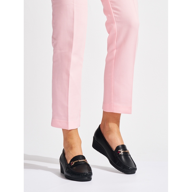 Czarne mokasyny na koturnie 1