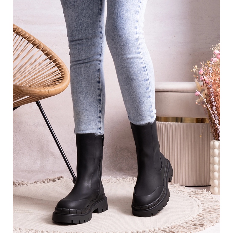 Czarne botki masywnej podeszwie Kunegunda 1