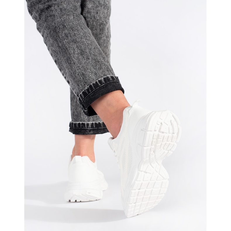 Sneakersy białe na grubej podeszwie 2